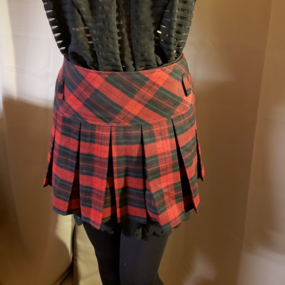 Wmens short skirt